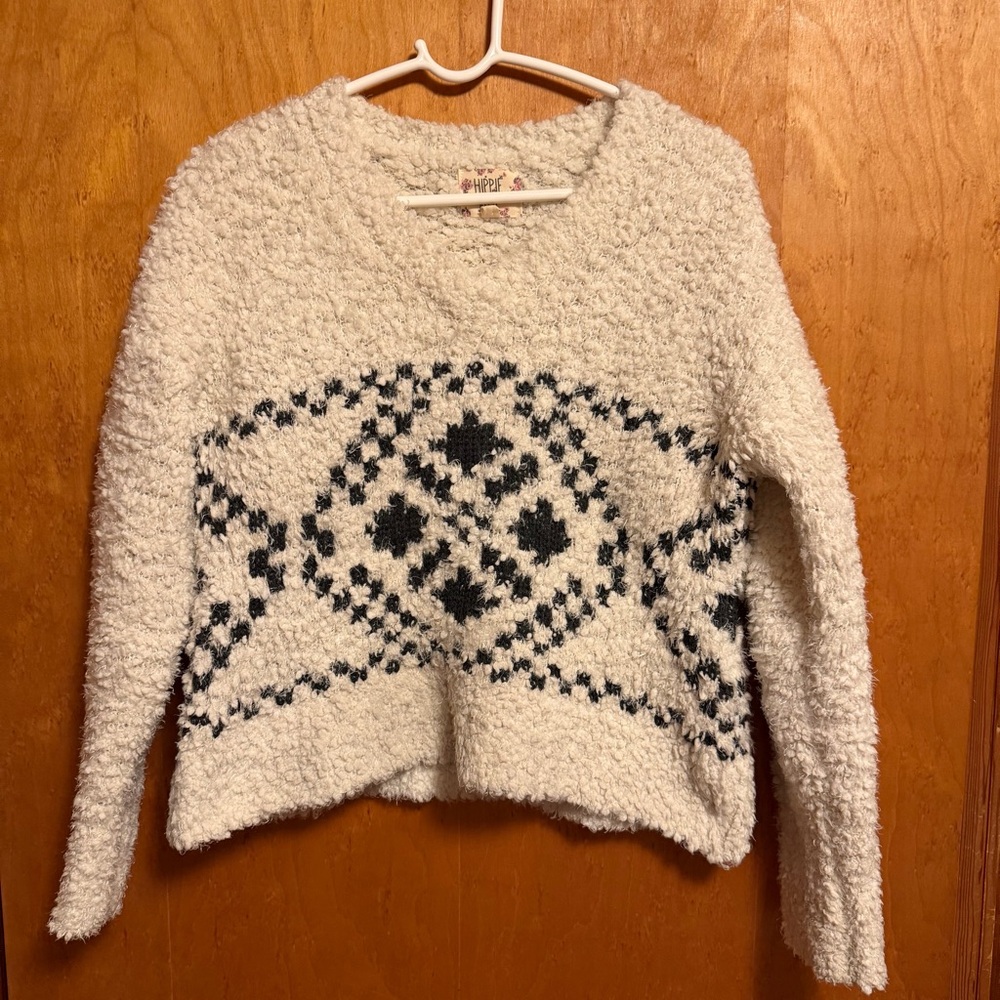 Cozy Cream Textured Sweater‎ with Black-grey Pattern - Women's